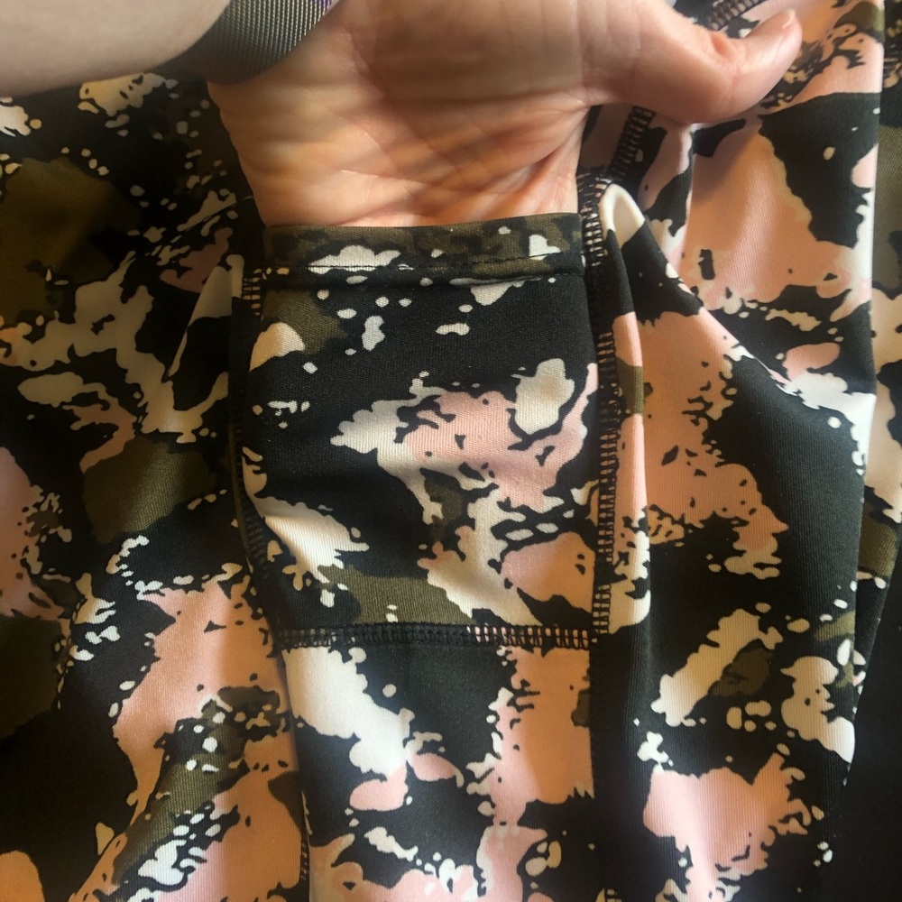 Pop Fit Leggings - Picture 3 of 3